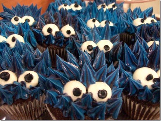 Blue_Monster_Cupcakes_by_h0p31355