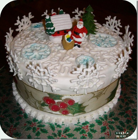 Christmas_Cake_2007_by_spiderdijon