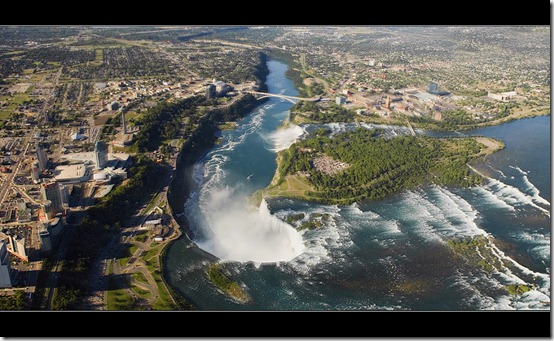 Flight_Over_Niagara_by_IgorLaptev