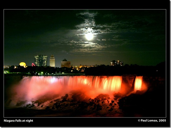 Niagara_Falls_at_night_by_paullomax