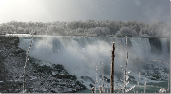 Niagara_Falls_by_Tasky