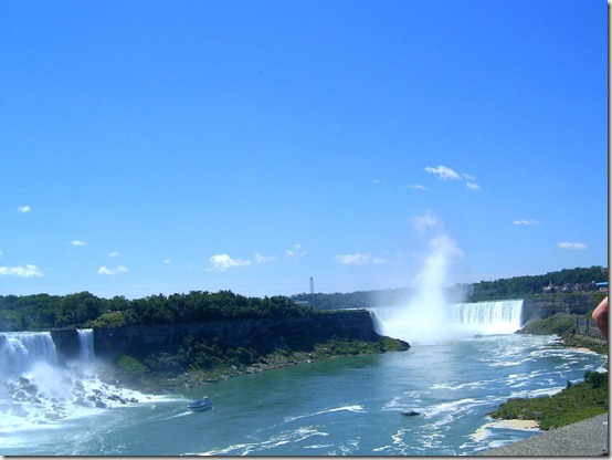 Niagara_falls_by_SOIRUN