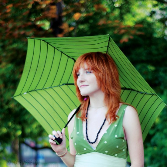 Green_umbrella_by_MotyPest