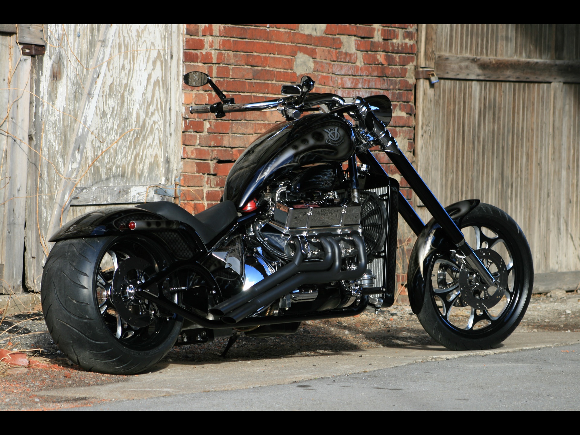 V custom. Харлей Дэвидсон чоппер черный. Мотоцикл Harley Davidson Chopper. Мотоциклы Харлей Дэвидсон чопперы. Харлей Дэвидсон чопперы кастом.